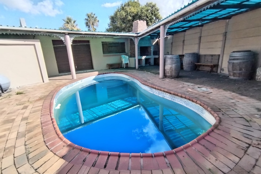 4 Bedroom Property for Sale in Protea Heights Western Cape